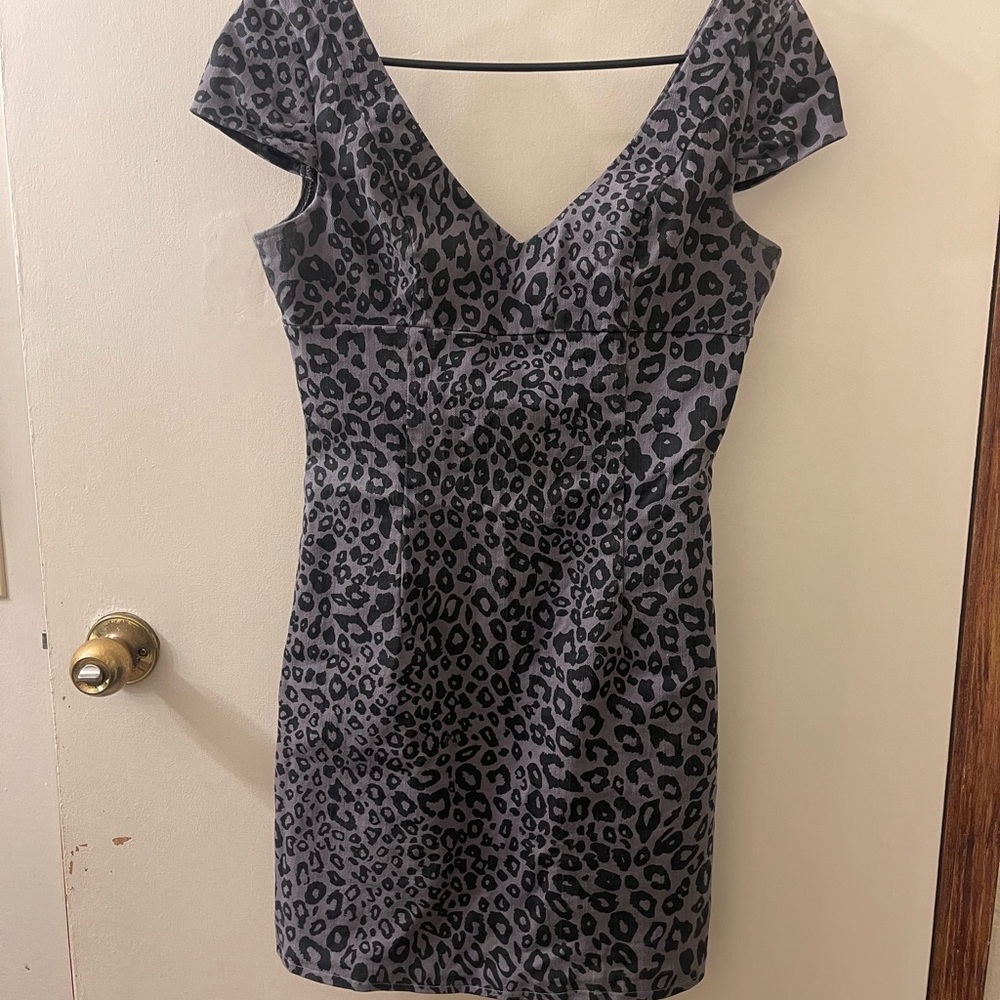 BB Dakota Gray Leopard Print Mini Dress
